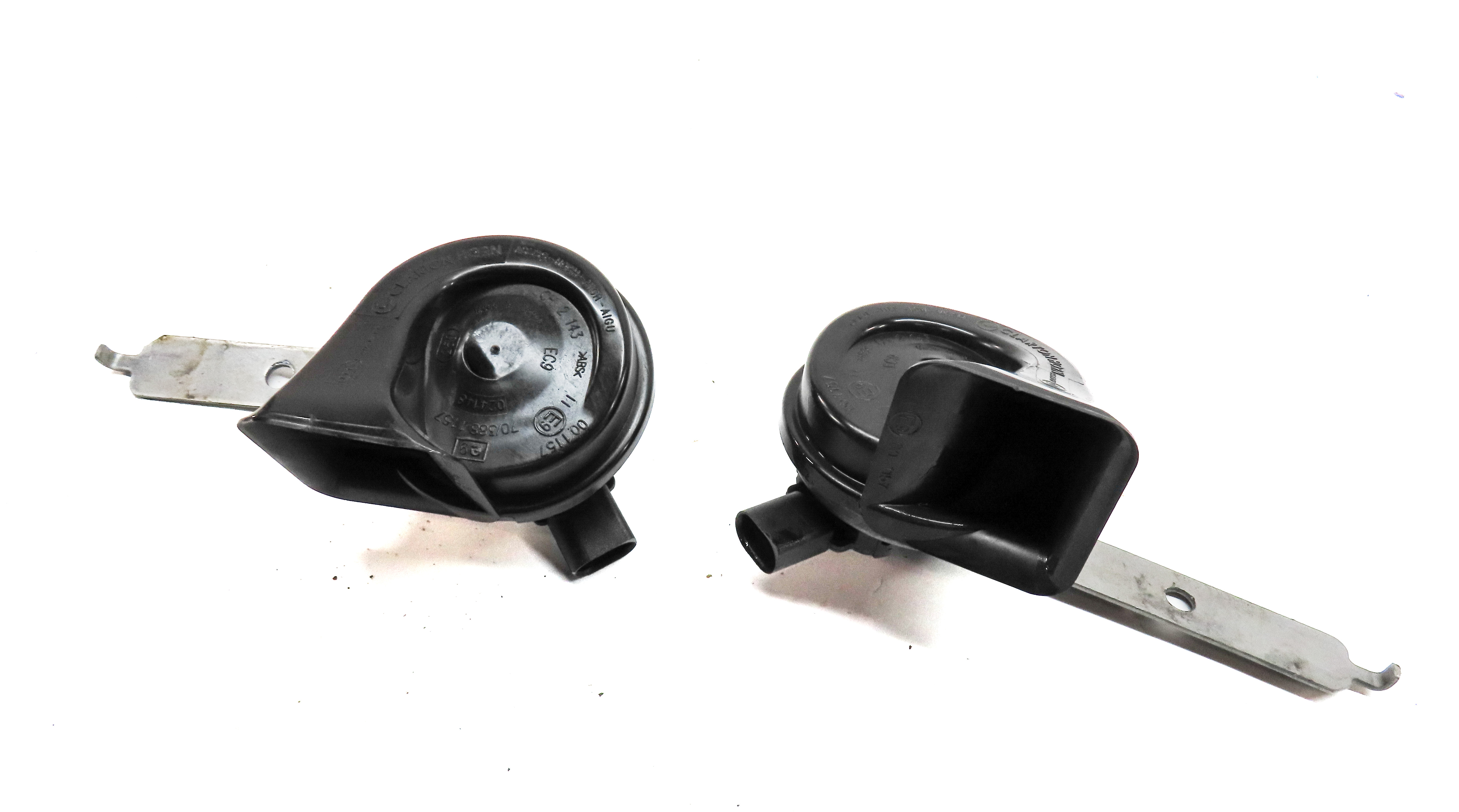 2010-2014 BMW X5 X6 (E70 E71) HIGH & LOW TONE SAFETY HORN SET-2 — exact item pictured